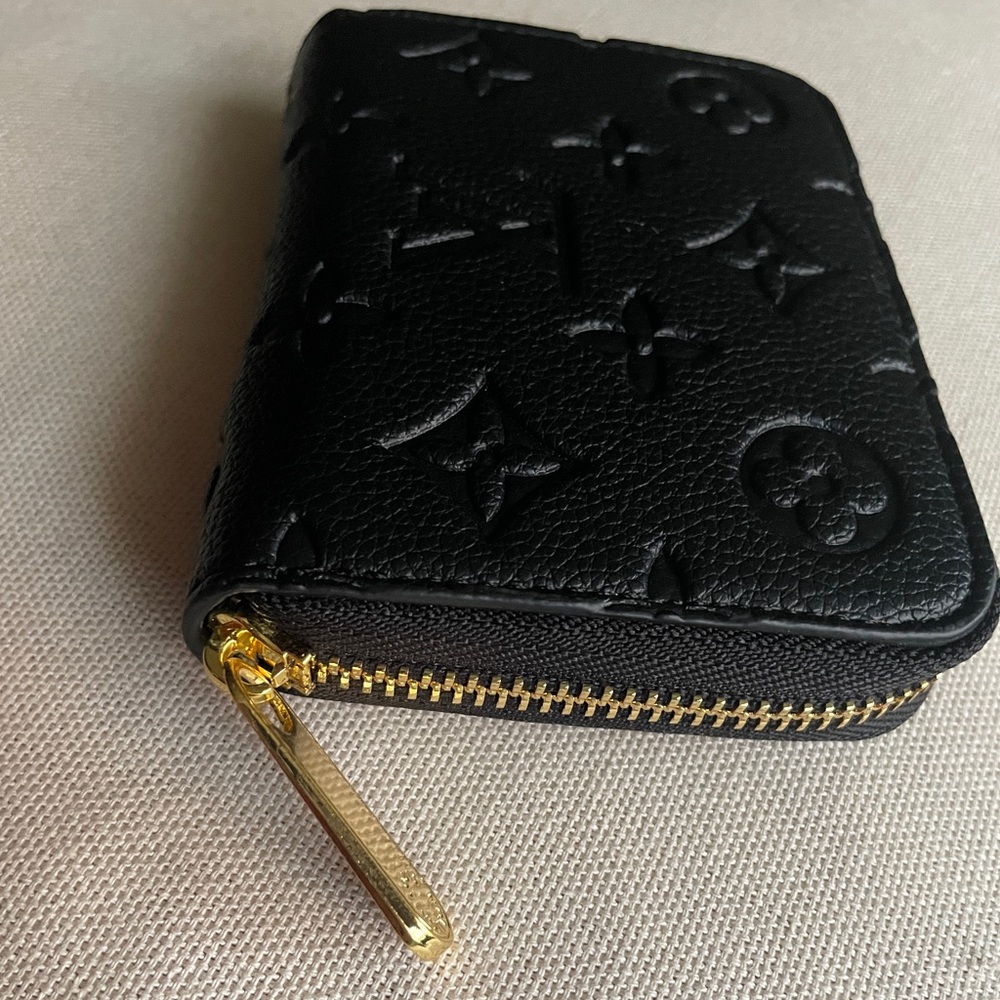 Black embossed LV wallet zip around with card slots - Picture 10 of 12